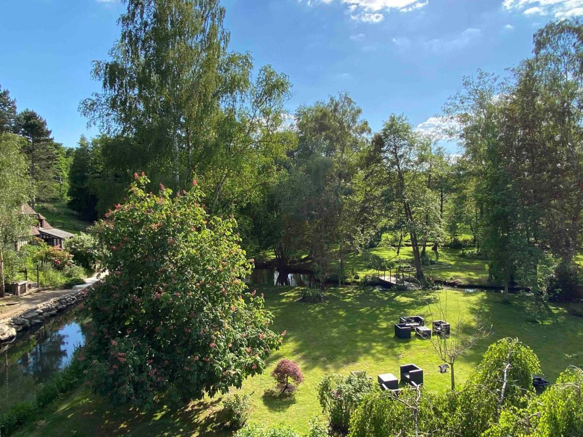 ホテル Le Moulin Fouret Saint-Aubin-le-Vertueux エクステリア 写真